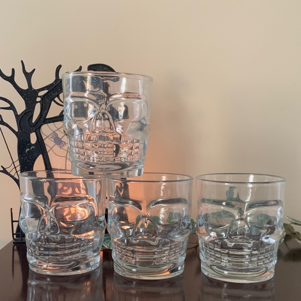 📌 New Circleware Skull Design Clear Glass Tumblers Set ( 4 )